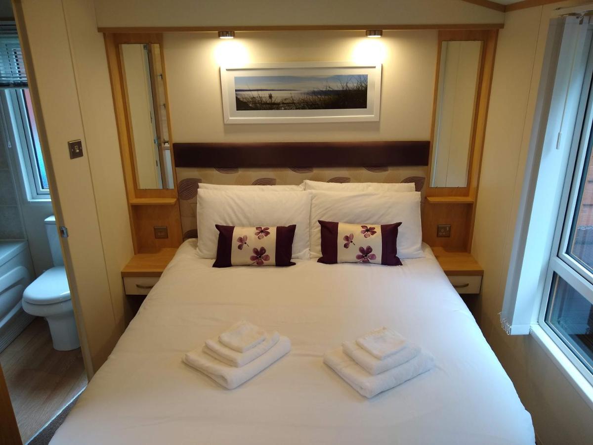 Lazy Days Lodge Glendevon Eksteriør billede