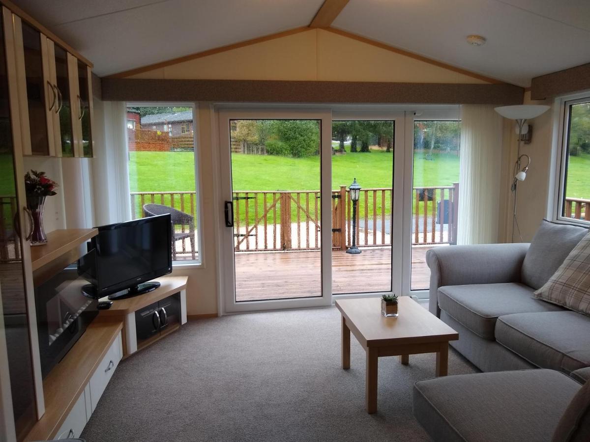 Lazy Days Lodge Glendevon Eksteriør billede