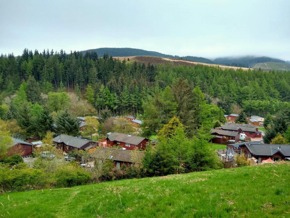 Lazy Days Lodge Glendevon Eksteriør billede